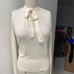 Sweater w bow